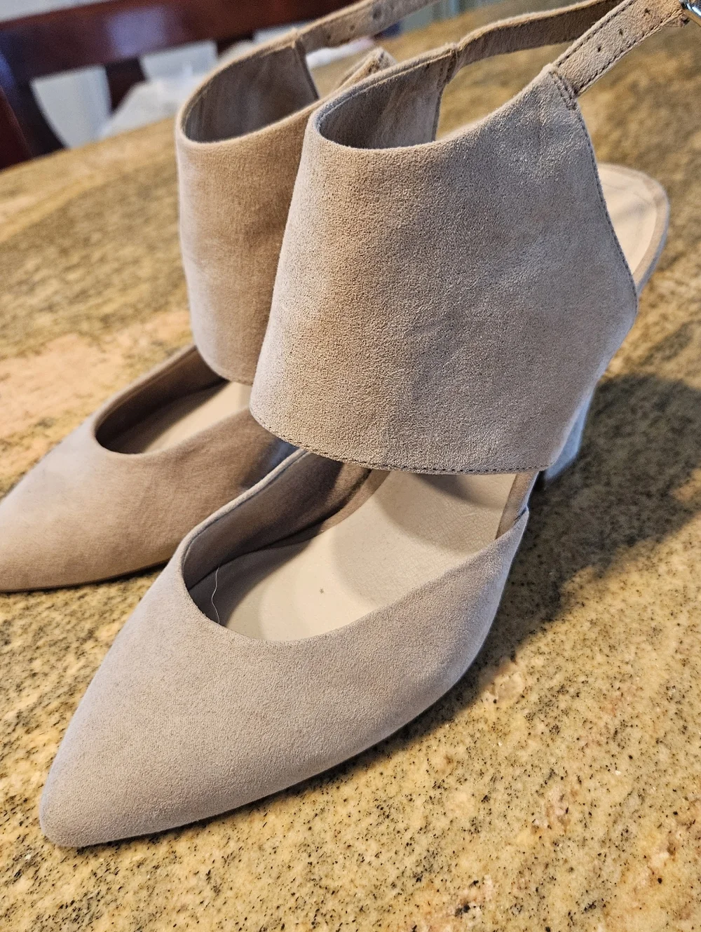Brand New BC Pointed Ankle-Strap Suede Heels in Taupe 8.5 - Picture 4 of 11